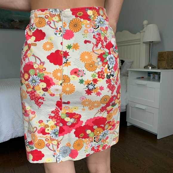 Stunning Asian print, cotton blend skirt. - Picture 3 of 4